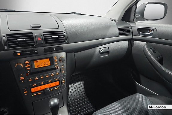 Toyota Avensis 14 of 18