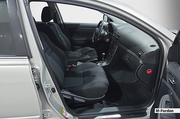 Toyota Avensis 9 of 18
