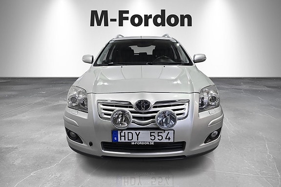 Toyota Avensis 3 of 5