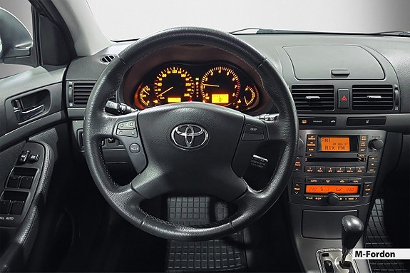 Toyota Avensis 12 of 18