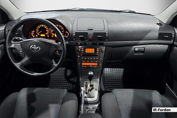 Toyota Avensis 13 of 18