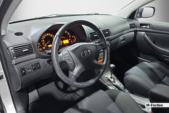 Toyota Avensis 11 of 18