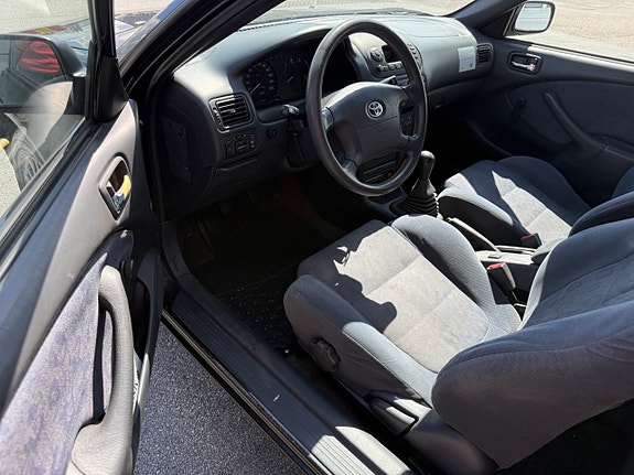 Toyota Corolla 7 of 9