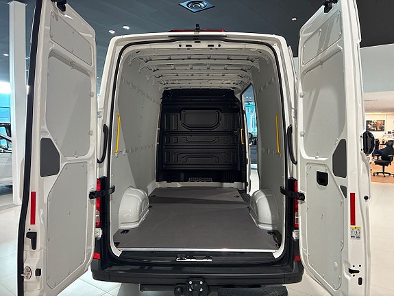 Volkswagen Crafter 35 23 of 30