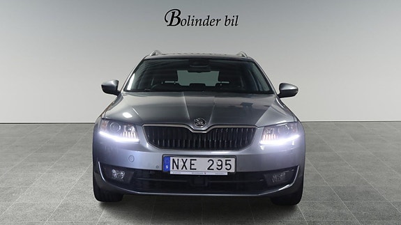 Skoda Octavia 2 of 5