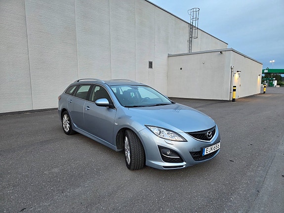 Mazda 6 3 of 5