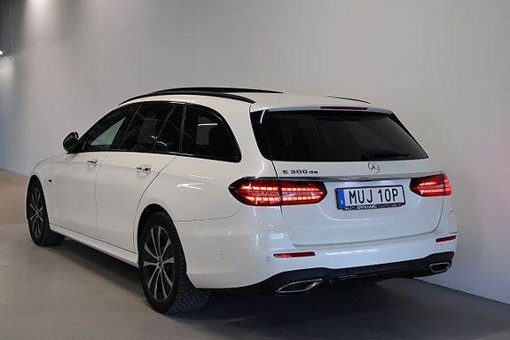 Mercedes-Benz E300 de 6 of 25