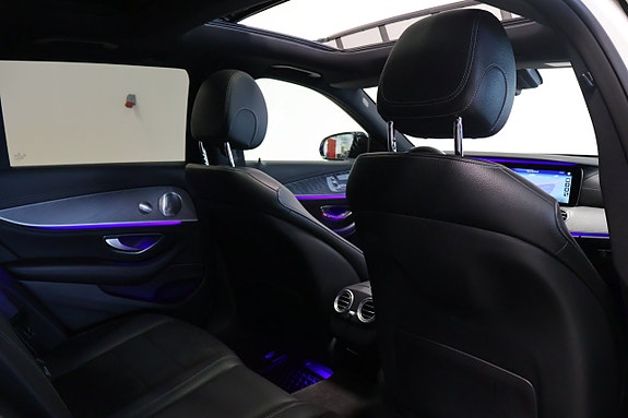 Mercedes-Benz E300 de 11 of 25