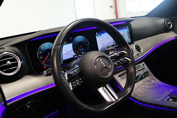 Mercedes-Benz E300 de 15 of 25