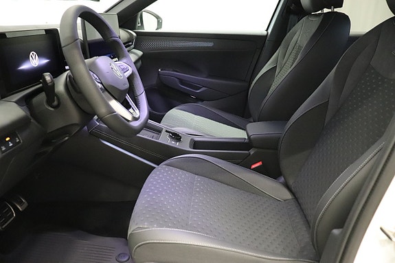 Volkswagen T-Roc 7 of 10