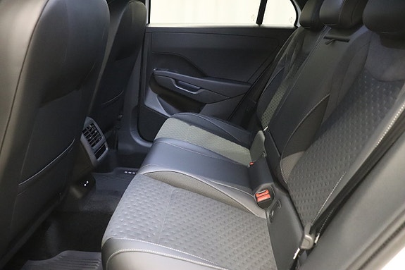 Volkswagen T-Roc 8 of 10