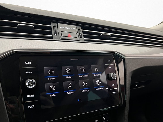 Volkswagen Passat 24 of 30