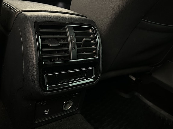 Volkswagen Passat 29 of 30