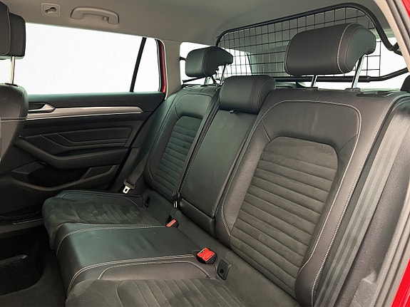 Volkswagen Passat 28 of 30