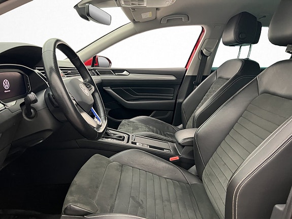 Volkswagen Passat 12 of 30