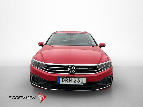 Volkswagen Passat 2 of 5