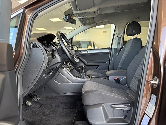 Volkswagen Touran 9 of 20