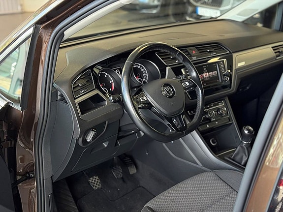 Volkswagen Touran 10 of 20