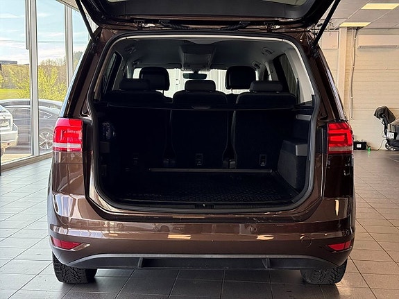 Volkswagen Touran 8 of 20