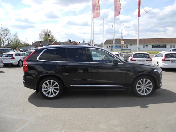 Volvo XC90 3 of 5