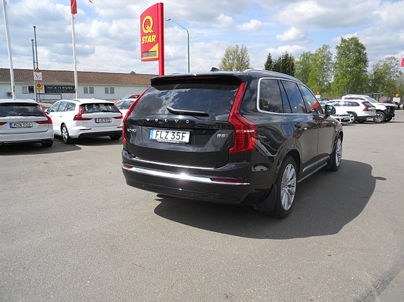 Volvo XC90 2 of 5