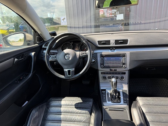 Volkswagen Passat 11 of 18