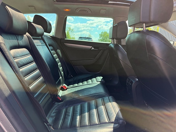 Volkswagen Passat 16 of 18