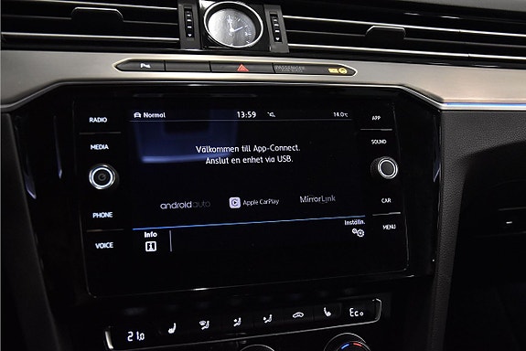 Volkswagen Passat 19 of 26