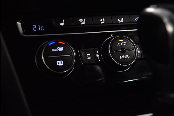 Volkswagen Passat 21 of 26