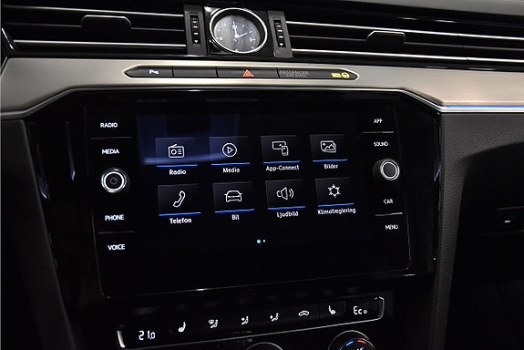 Volkswagen Passat 20 of 26