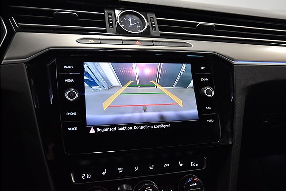 Volkswagen Passat 15 of 26