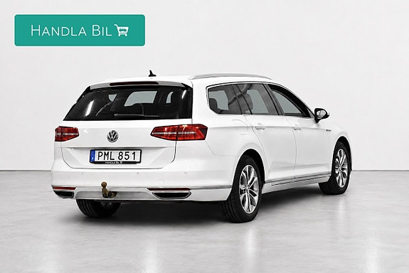 Volkswagen Passat 5 of 26