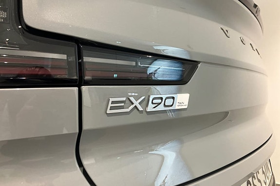 Volvo EX90 21 of 23