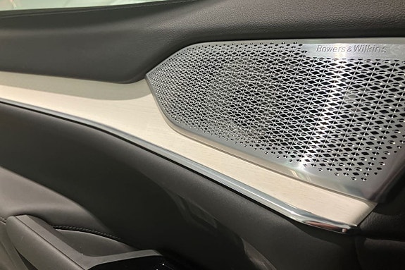 Volvo EX90 15 of 23
