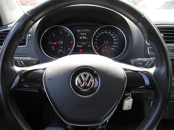 Volkswagen Polo 11 of 13