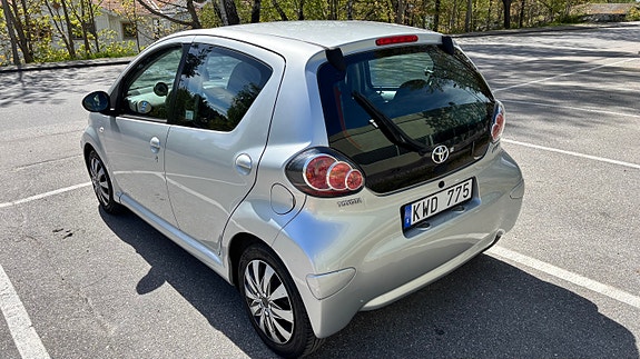 Toyota Aygo 3 of 13
