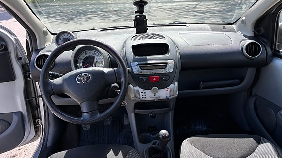 Toyota Aygo 8 of 13