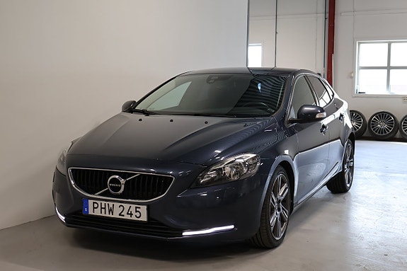 Volvo V40 4 of 5