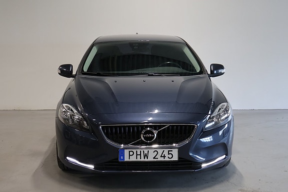 Volvo V40 3 of 5