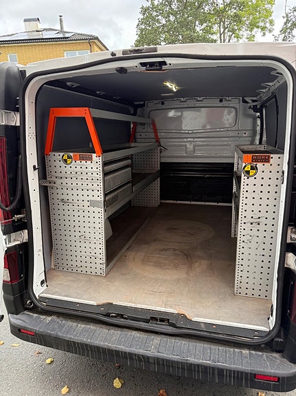 Opel Vivaro 9 of 10