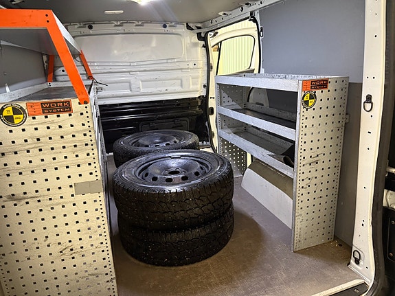 Opel Vivaro 13 of 14