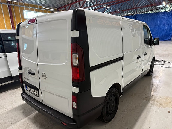 Opel Vivaro 4 of 14