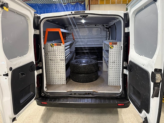 Opel Vivaro 9 of 14