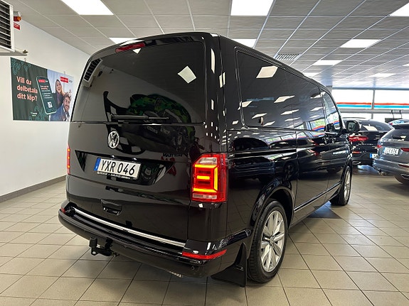Volkswagen Multivan 11 of 30
