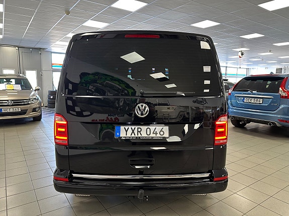 Volkswagen Multivan 10 of 30