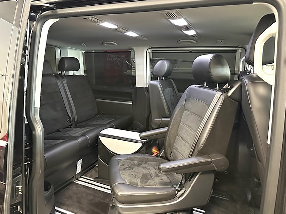 Volkswagen Multivan 26 of 30