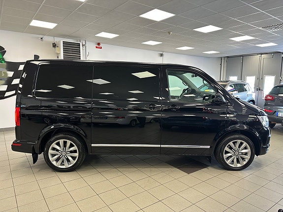 Volkswagen Multivan 13 of 30