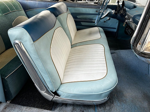 Chevrolet Impala 20 of 22