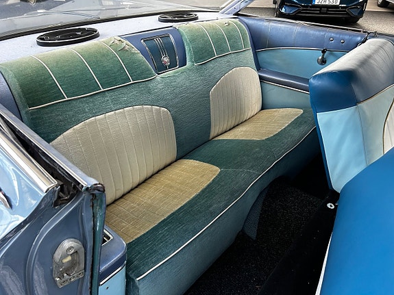 Chevrolet Impala 21 of 22