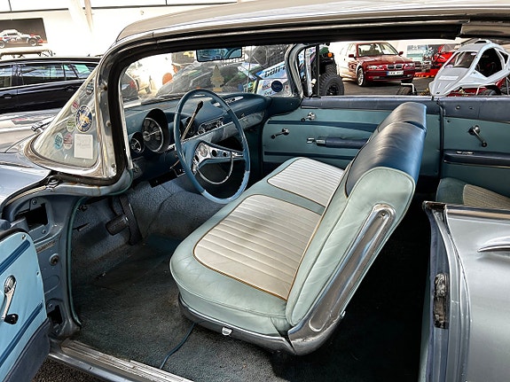 Chevrolet Impala 15 of 22